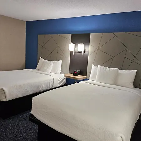 Baymont By Wyndham Davenport-3