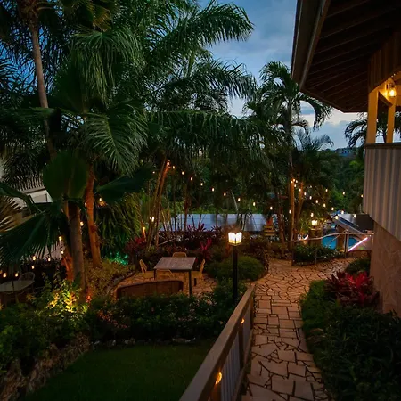 Lazy Parrot Inn-2