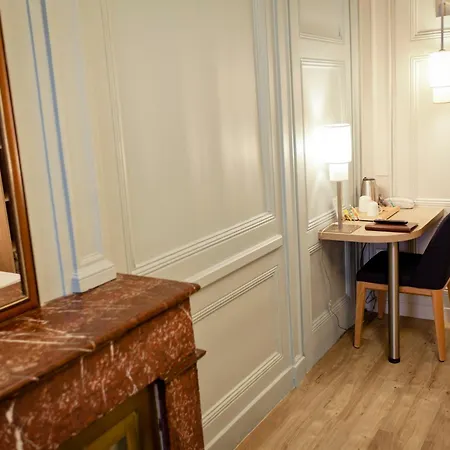 Hotel Du Dauphin-3