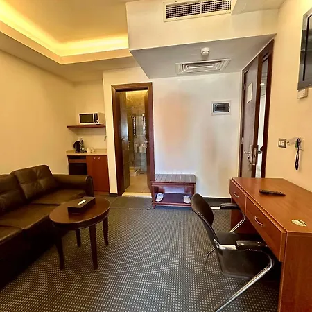 Midtown Hotel & Suites-3