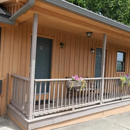 Lakeside Resort-3