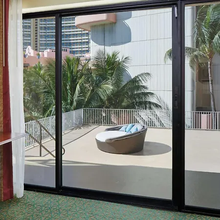 Outrigger Waikiki Beach Resort-2