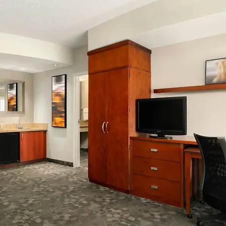 Courtyard By Marriott Salisbury-2