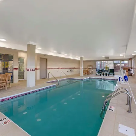 Comfort Inn & Suites Cuyahoga Falls - Akron-3