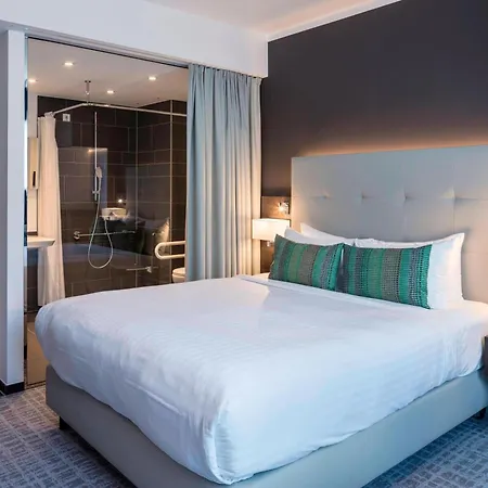 Courtyard By Marriott Wolfsburg-3