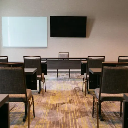 Courtyard By Marriott Elkhart-3