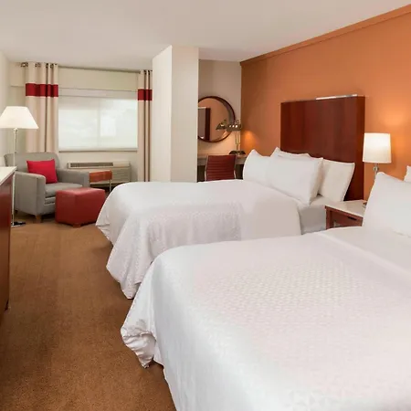 Four Points By Sheraton Boston Logan Airport Revere-3