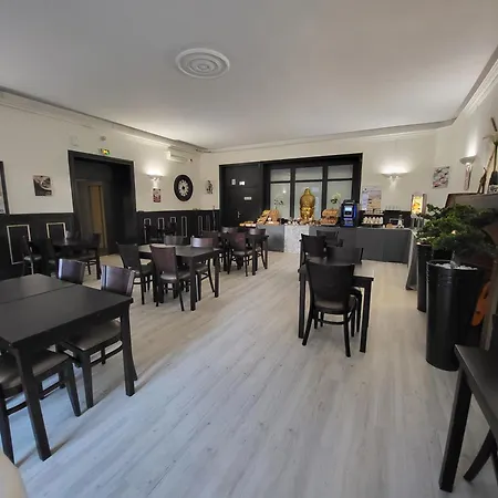 Brit Hotel Confort Auclair-2