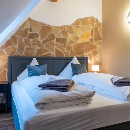 Kleine Villa Rose-2