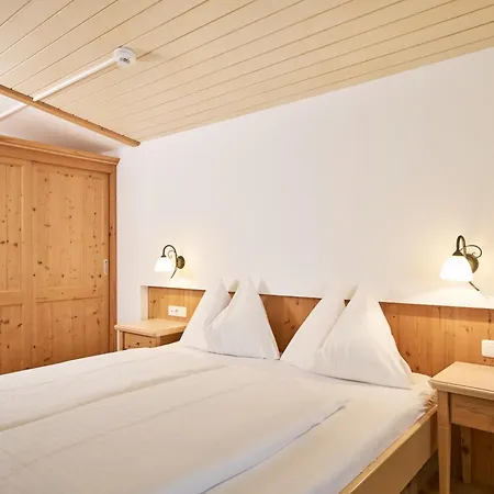 Hotel Vorderronach Ski In & Out-2