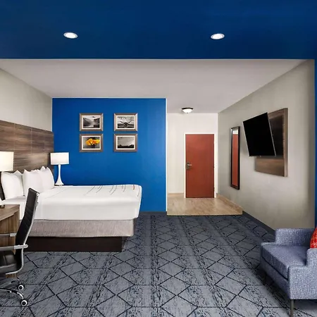 La Quinta By Wyndham Denton - University Drive-2