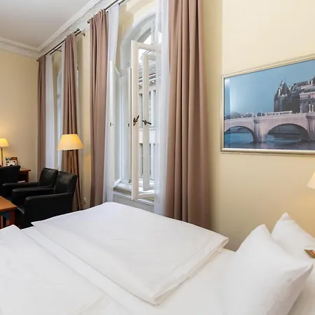 Akzent Hotel Am Goldenen Strauss-3