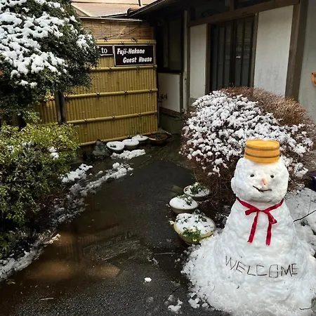 Fuji-Hakone Guest House With Natural Onsen-3