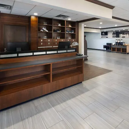 Doubletree By Hilton Manhattan, Ks-2