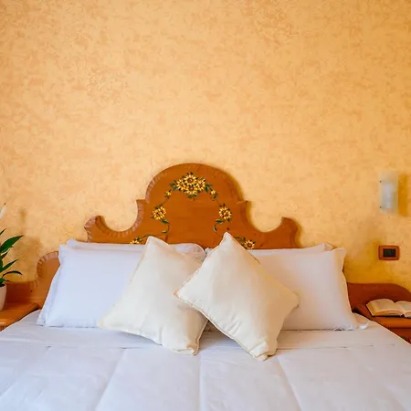 Hotel Tiffany'S-2