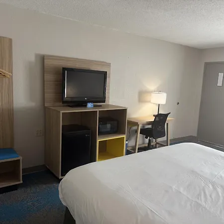 Days Inn By Wyndham Hannibal-2