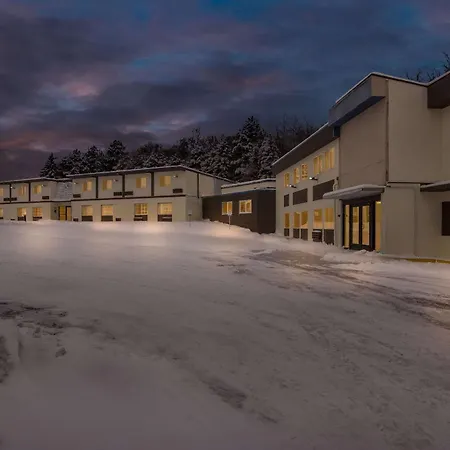Econo Lodge Manistee-3