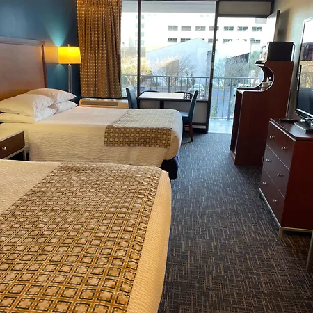 Days Inn By Wyndham Virginia Beach At The Beach-3