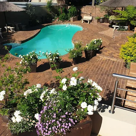 125 on Van Buuren Road Guest House-3