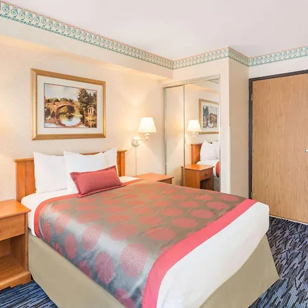 Ramada By Wyndham Kent Seattle Area-3