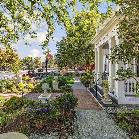 Mccully House Inn-3