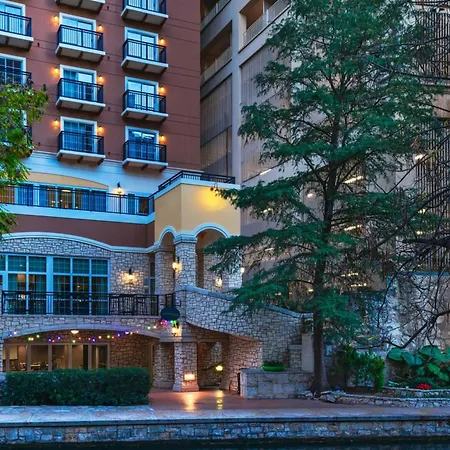 Courtyard By Marriott San Antonio Riverwalk-3