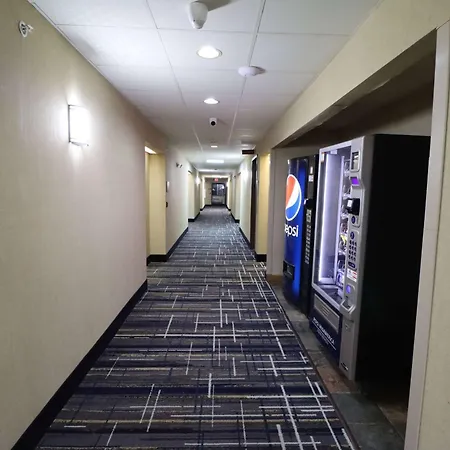 Super 8 By Wyndham Perryville-3
