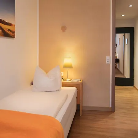 Heinrich Pesch Hotel-3