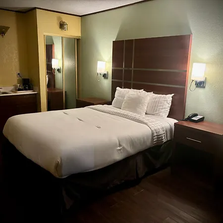 Western Holiday Lodge-2
