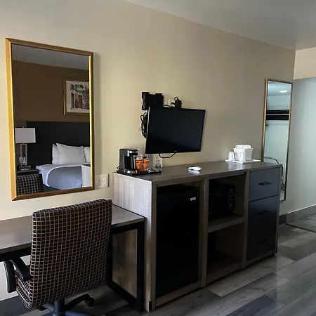 Quality Inn & Suites Goodyear - Phoenix West-2