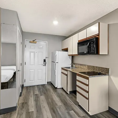 Birch Hill Suites Columbia-3