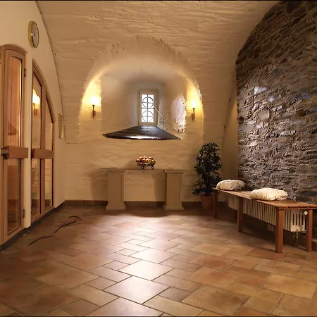 Hotel und Restaurant Burg Schnellenberg-2