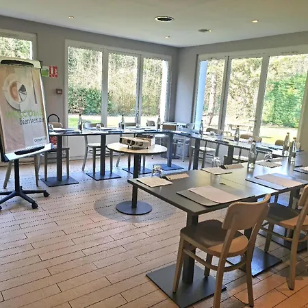 Campanile Hotel Chantilly-3