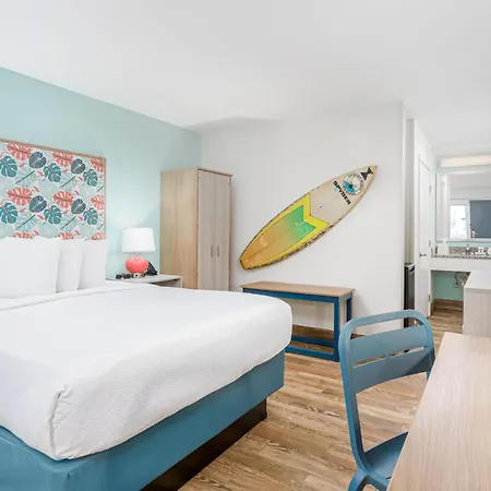 Surf & Sand Hotel - Free Hot Breakfast & Rentals-2