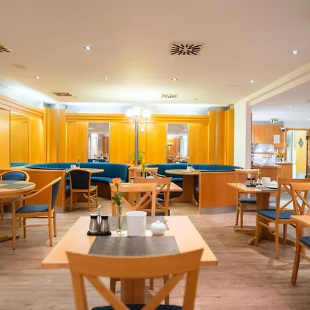 Hotel Am Schlosspark , Wiesbaden-3