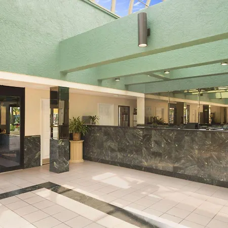 Days Inn By Wyndham Panama City Beach Beachfront Resort-3