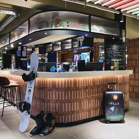 Moxy Annecy-2