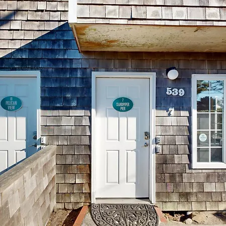 Beaches Inn | Sandpiper Pier Cottage-3