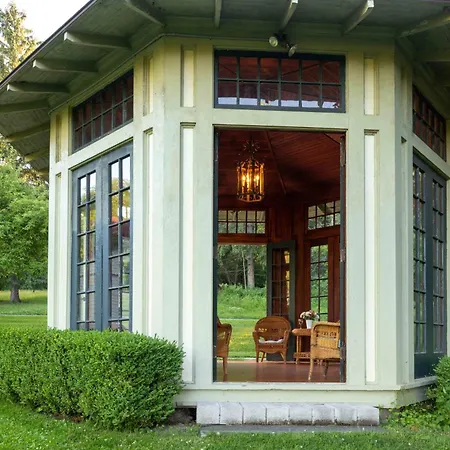 Idlwilde Inn-3