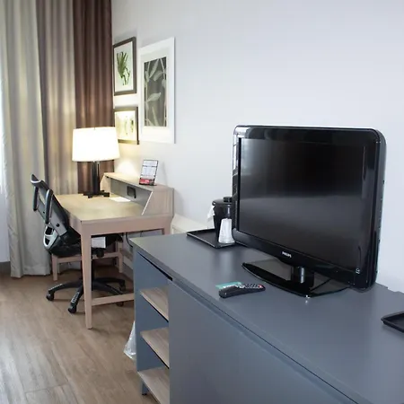 Country Inn & Suites By Radisson, Big Rapids, Mi-2