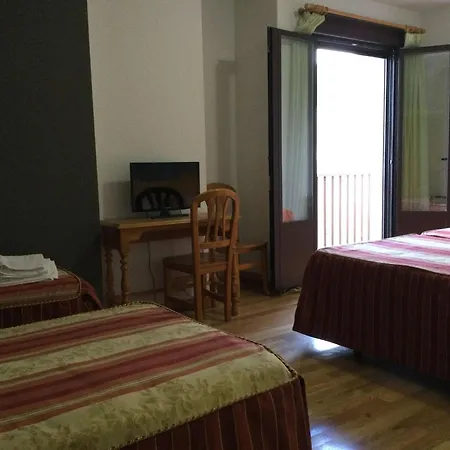 Hotel Cinco Castaños-3