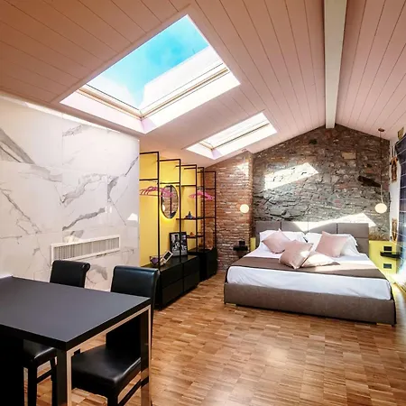 Aurum - Como Luxury Suites-3