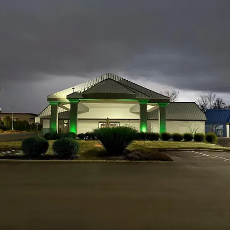 Quality Inn & Suites Banquet Center-2