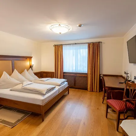 Hotel Hirsch-3