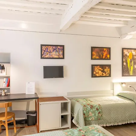 Duccio Nacci Rooms- Guesthouse-2