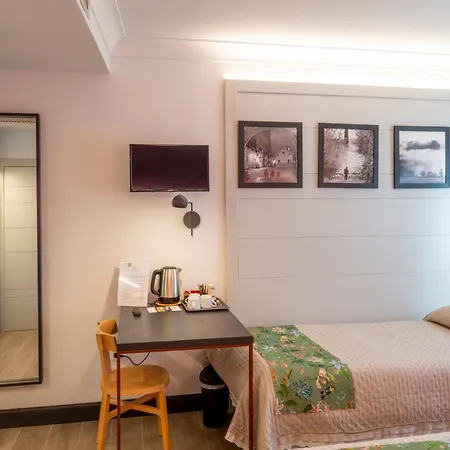Duccio Nacci Rooms- Guesthouse-2