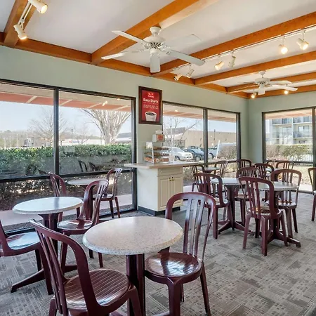 Econo Lodge Inn & Suites Rehoboth Beach-2