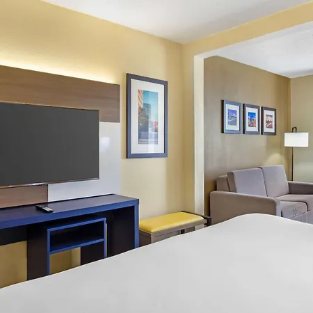 Comfort Suites Hanes Mall-2