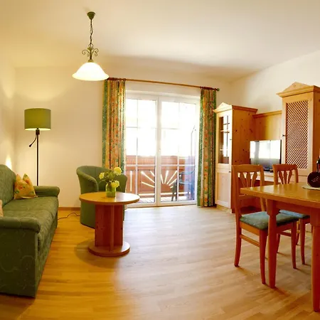 Aparthotel Alpenpark-3