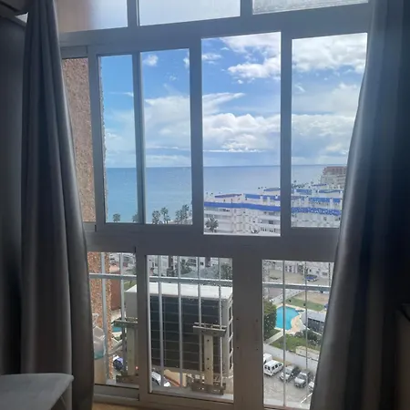 Benalmadena ,apartamento-Estudio primera Línea de Playa-3